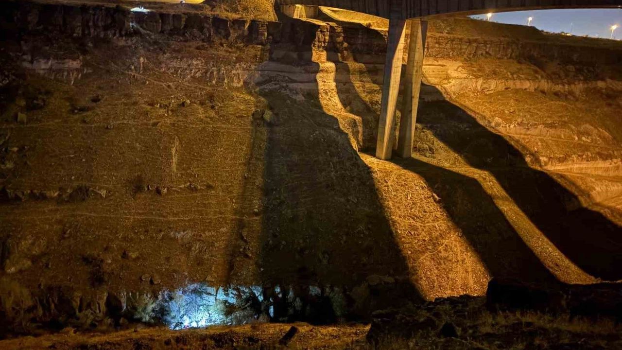 Kayseri Talas'ta otomobil 200 metrelik uçurumdan vadiye düştü: 1 ölü