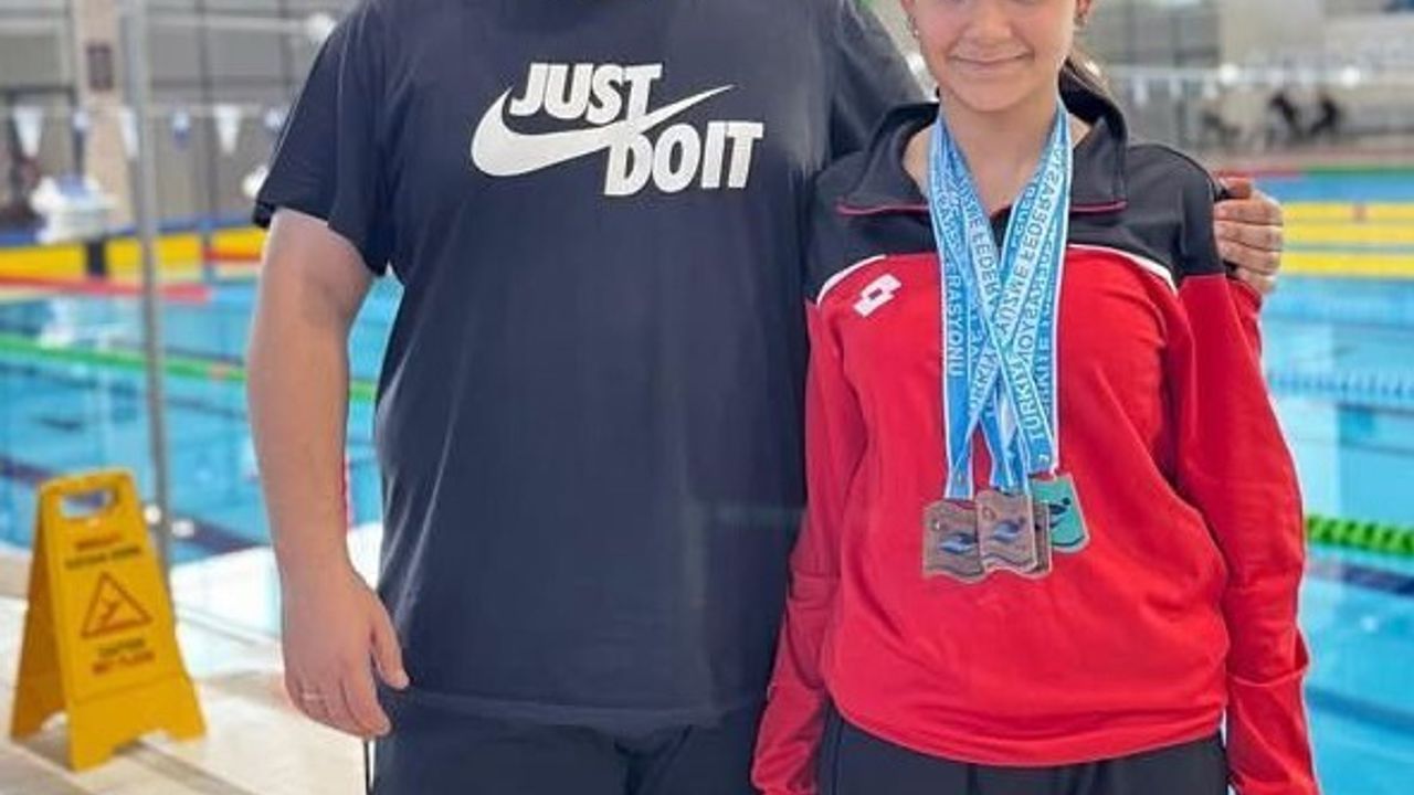 Kayserili yüzücüler Sivas'ta madalya topladı