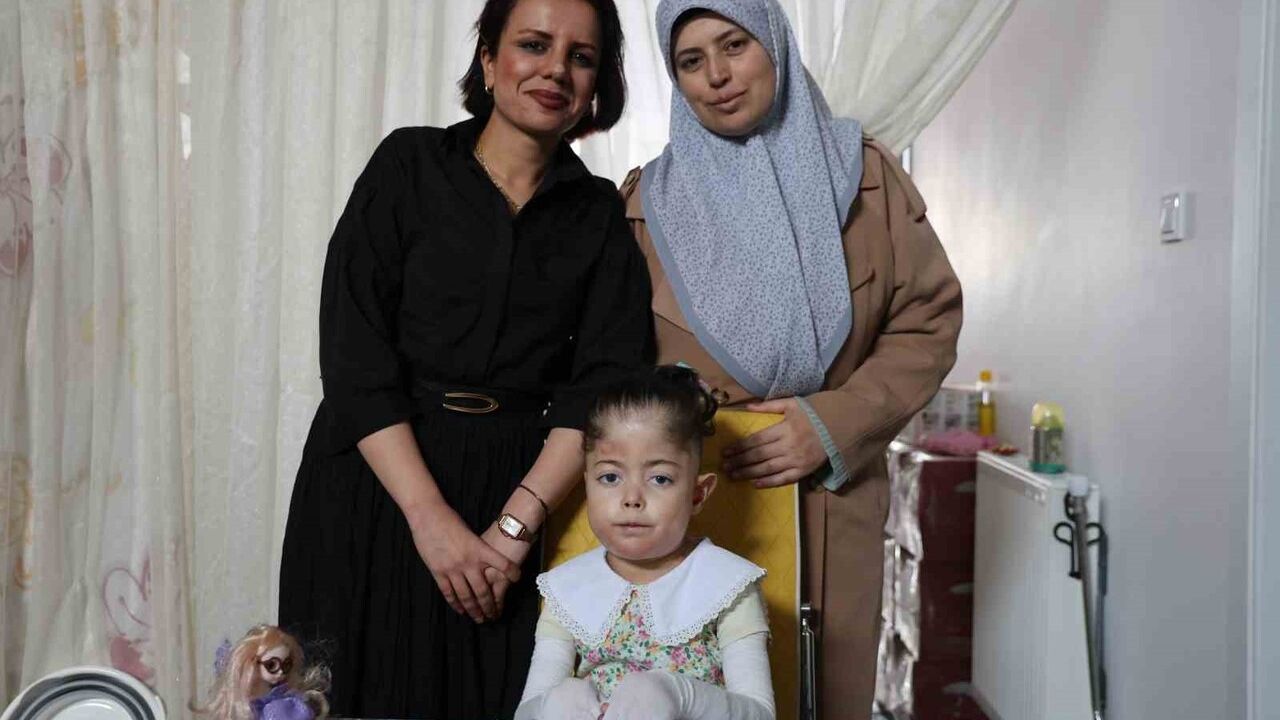 Kelebek çocuk Fatma’nın evde filizlenen okuma tutkusu