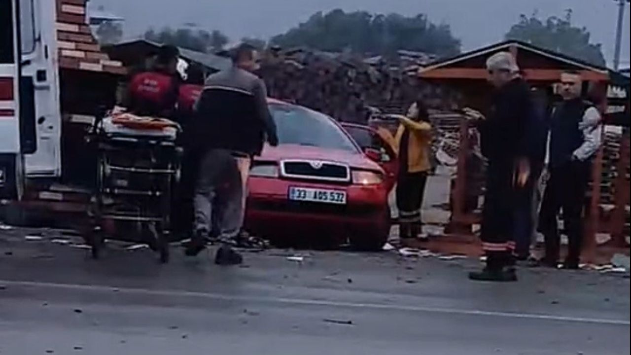 Kemalpaşa’da iki aracın çarpıştığı kaza: 2 ölü, 4 yaralı