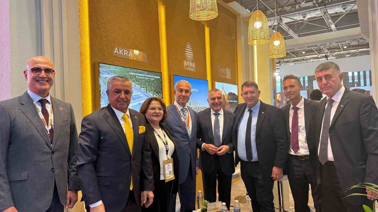 Kemer Belediye Başkanı Topaloğlu, Londra Turizm Fuarı'nda