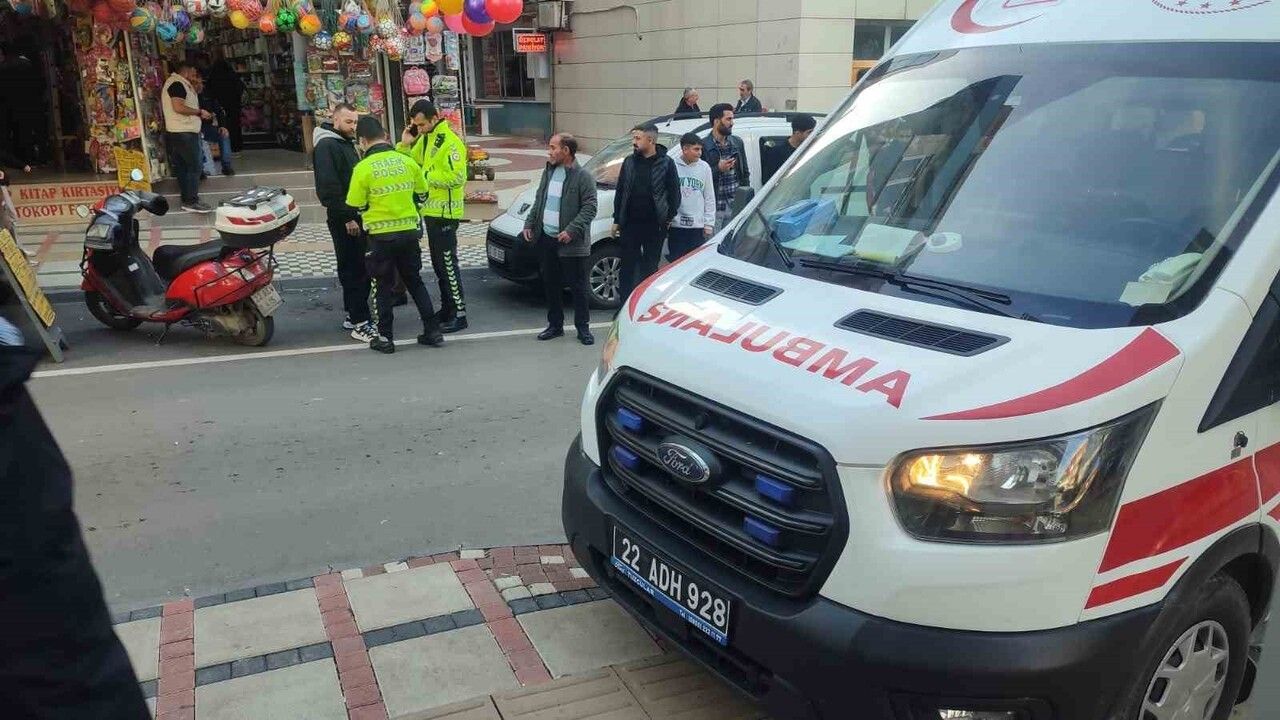 Keşan'da motosiklet çarpması sonucu yaya yaralandı