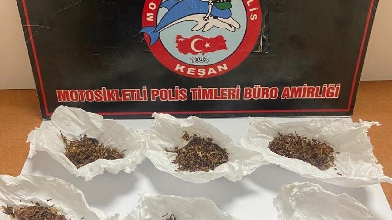 Keşan'da şüpheli üst aramasında uyuşturucuya bulaşmış tütün ele geçirildi