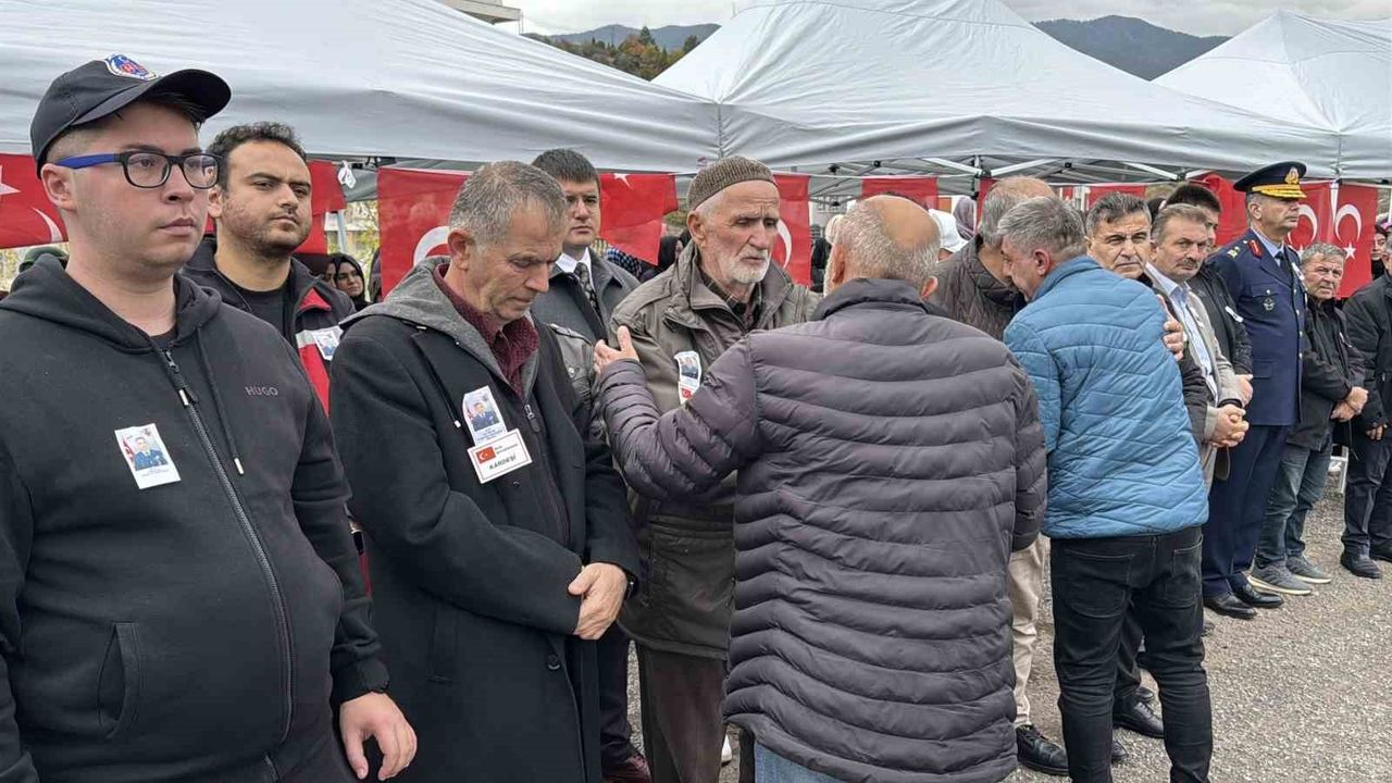 Kıdemli Başçavuş Nuri Özcan Karabük'te Son Yolculuğuna Uğurlandı