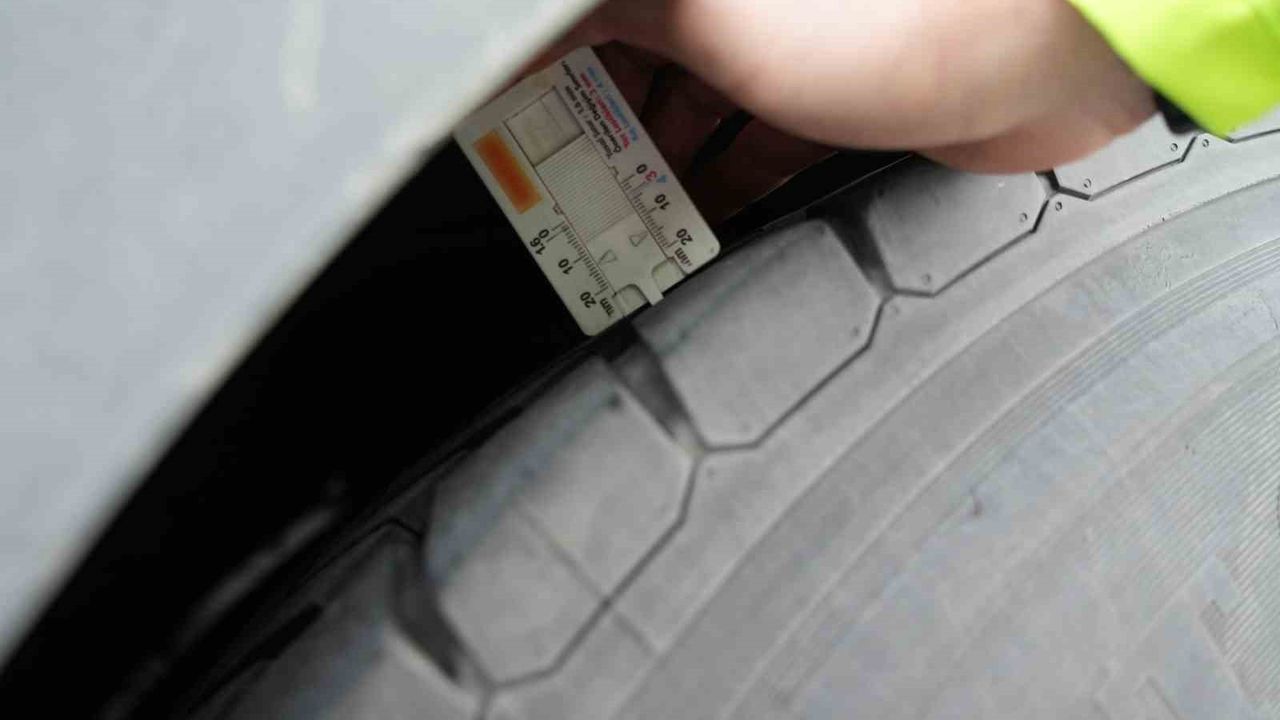 Kırıkkale'de 43 ilin geçiş güzergahında kış lastiği denetimi