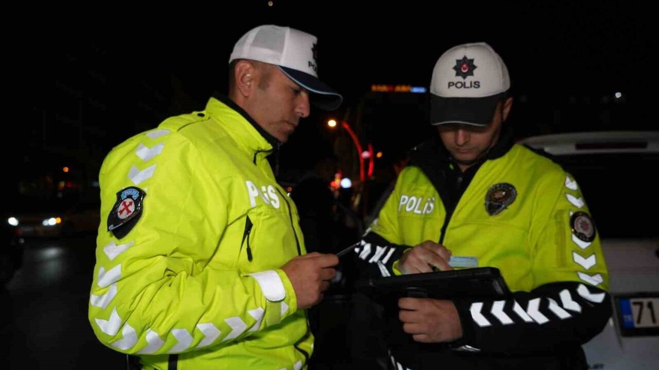 Kırıkkale Yahşihan'da 43 ilin geçiş güzergahında narkotik denetimi