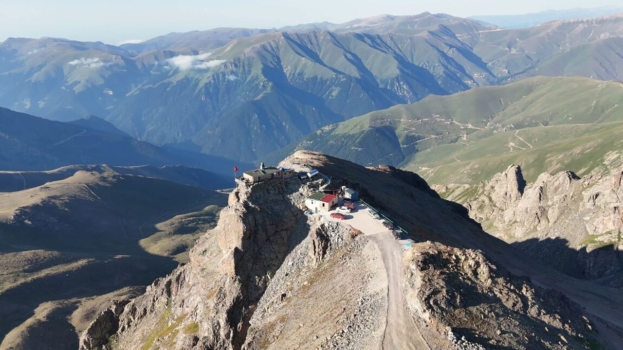 Kırklar Dağı Mescidi kül oldu — 3 bin 100 rakımda yangın