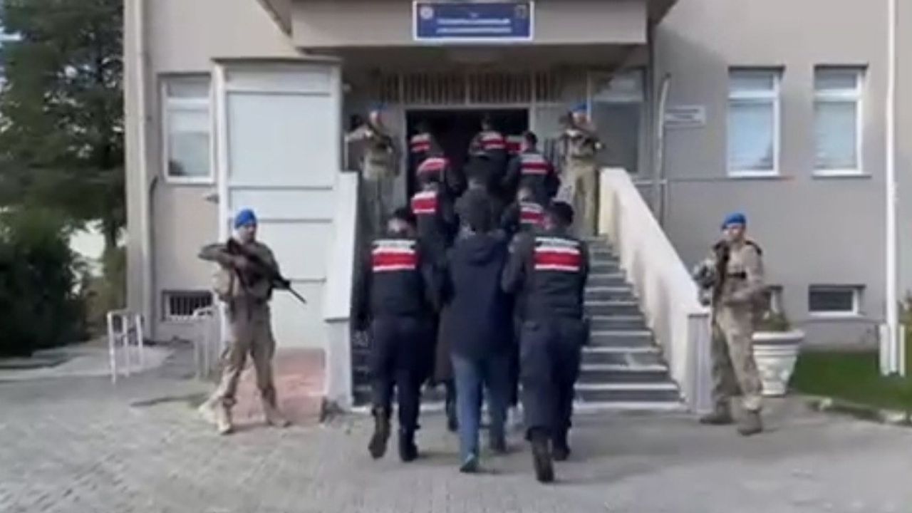 Kırklareli'de FETÖ operasyonunda 6 şüpheli sınırdan kaçarken yakalandı