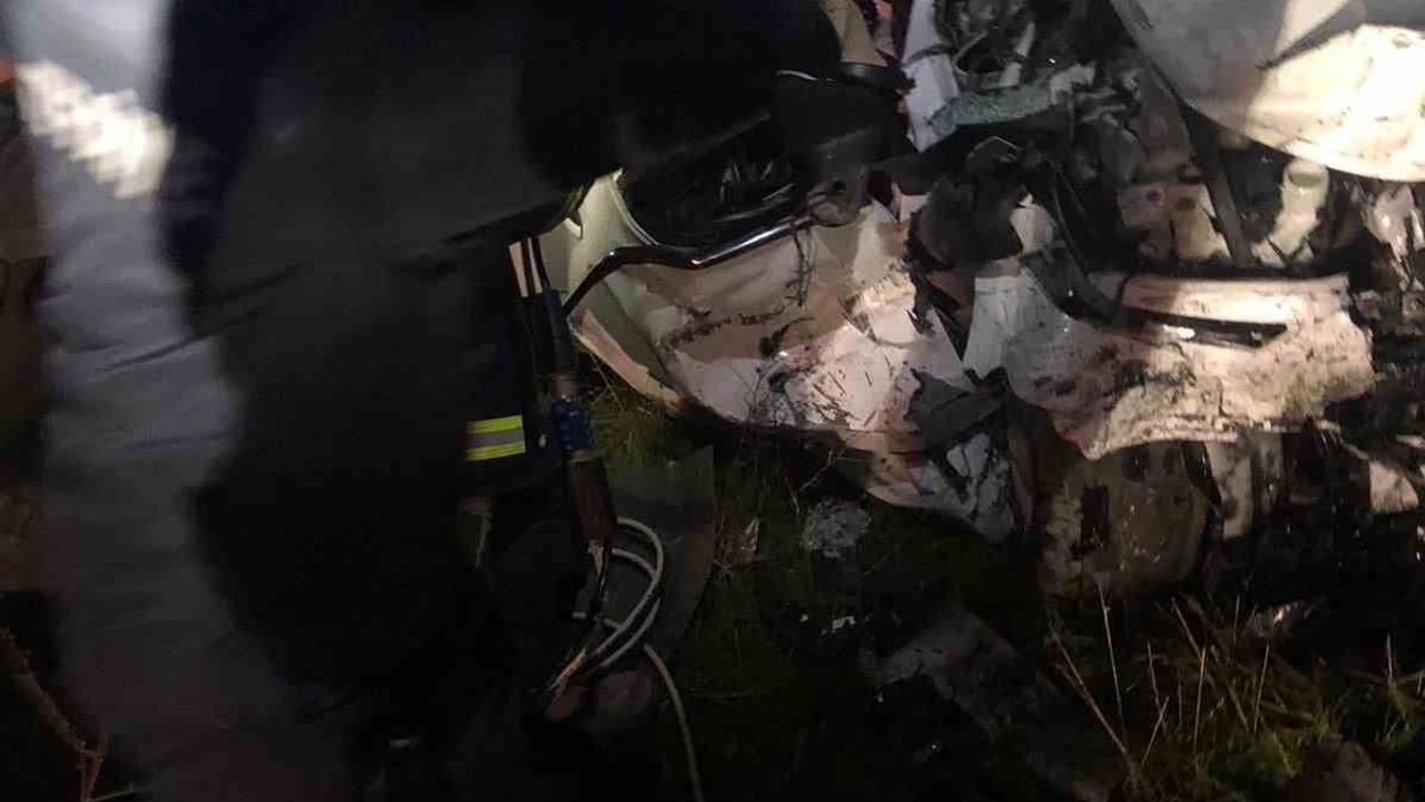 Kırklareli'de iki otomobil kafa kafaya çarpıştı: 7 yaralı