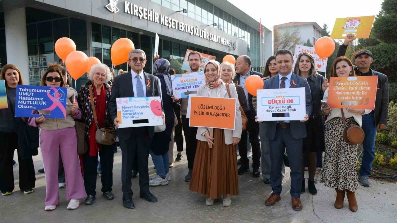 Kırşehir'de Lösemili Çocuklar İçin Balon Bırakıldı