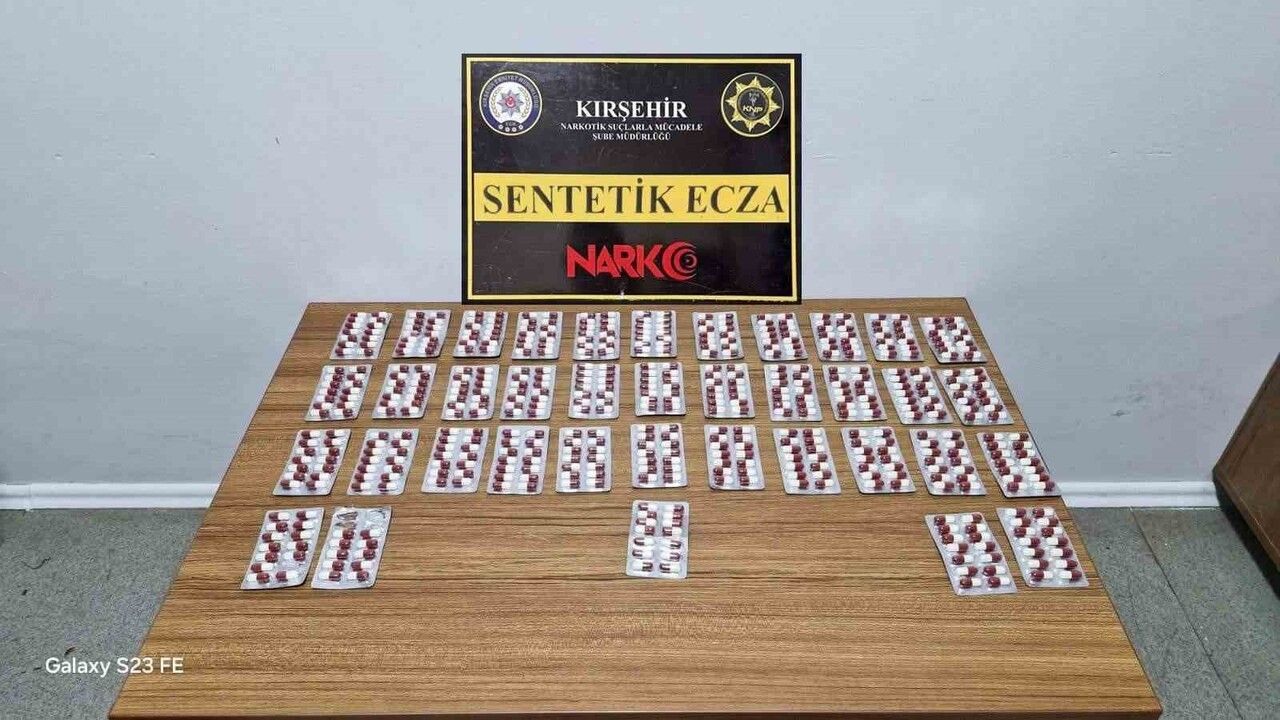 Kırşehir'de uyuşturucu operasyonu: 527 sentetik hap ele geçirildi