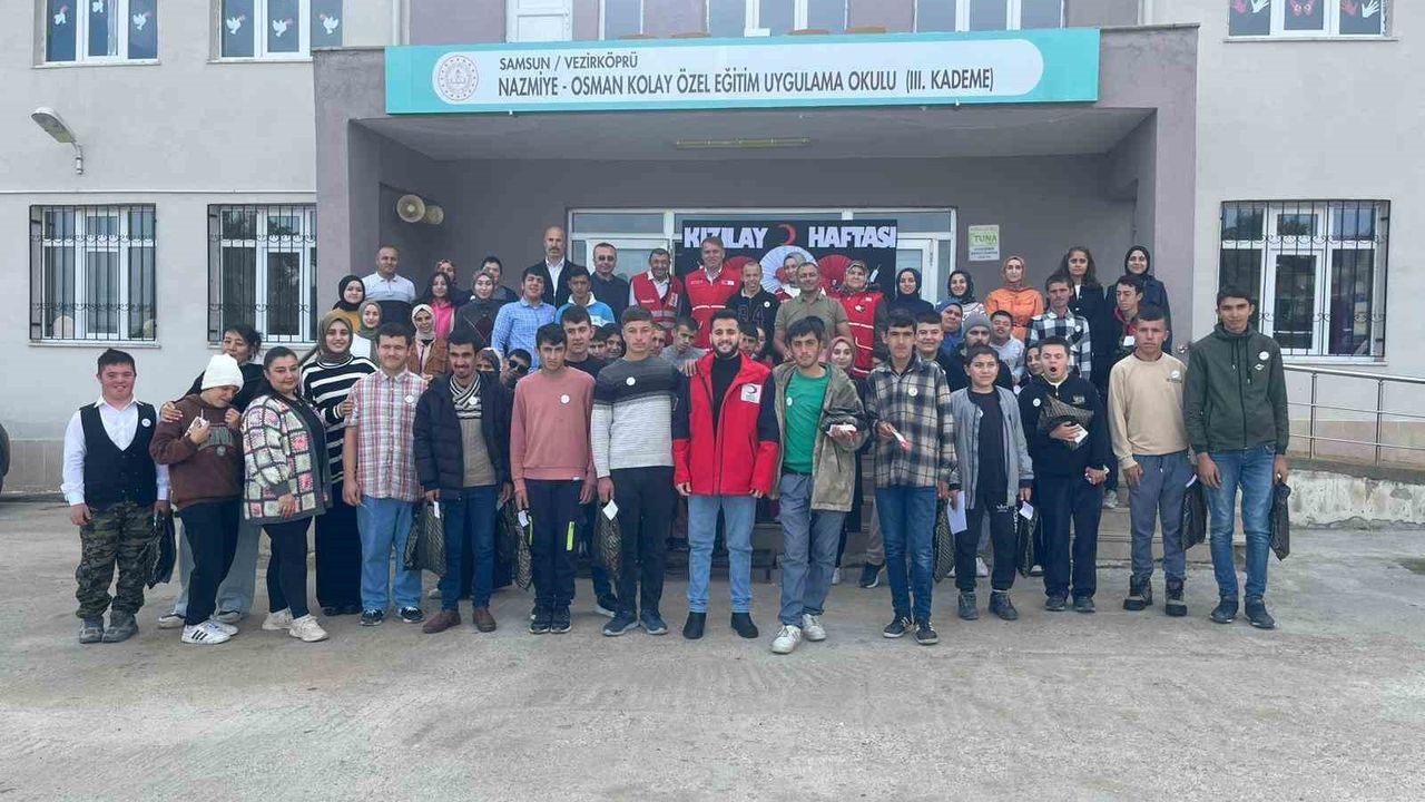 Kızılay Haftası'nda Özel Öğrencilere Moral Dolu Etkinlik