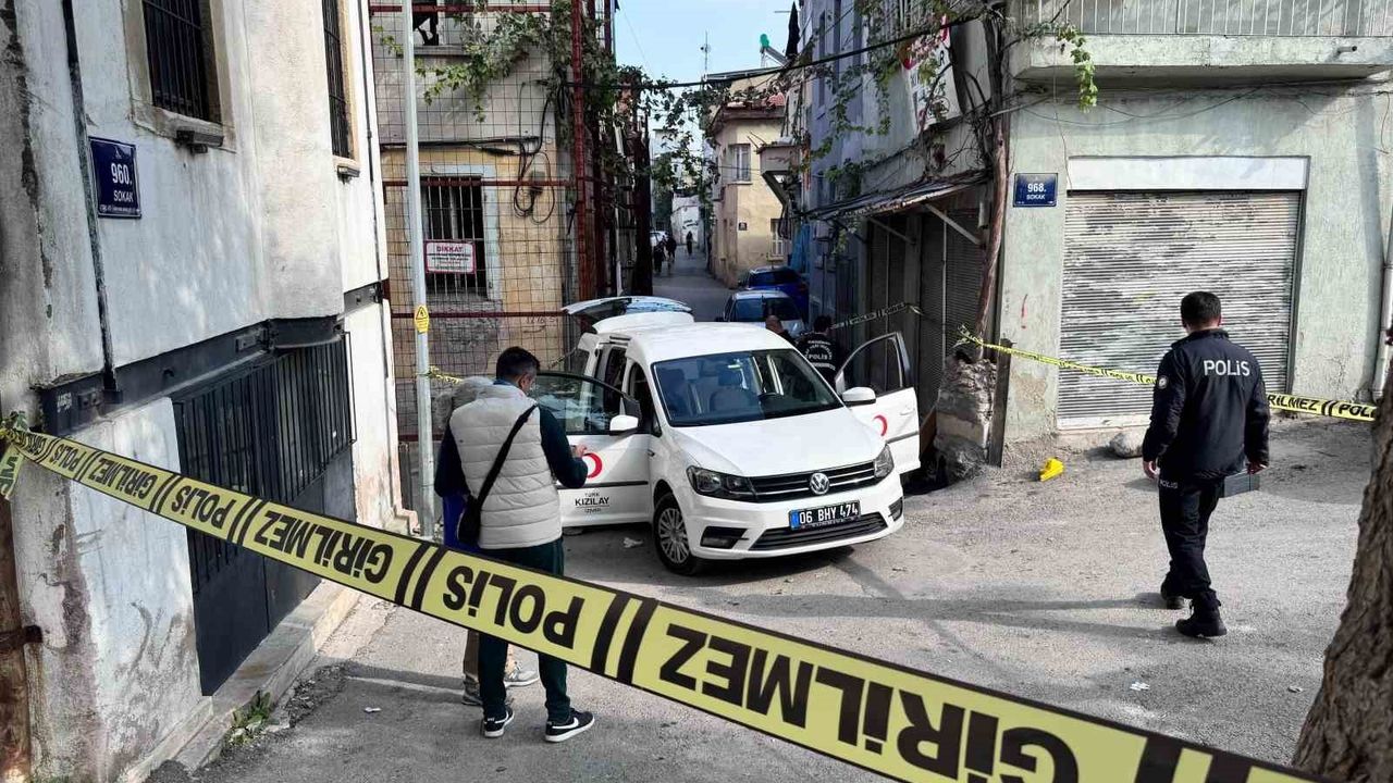 Kızılay Personeli Silahlı Saldırıya Uğradı