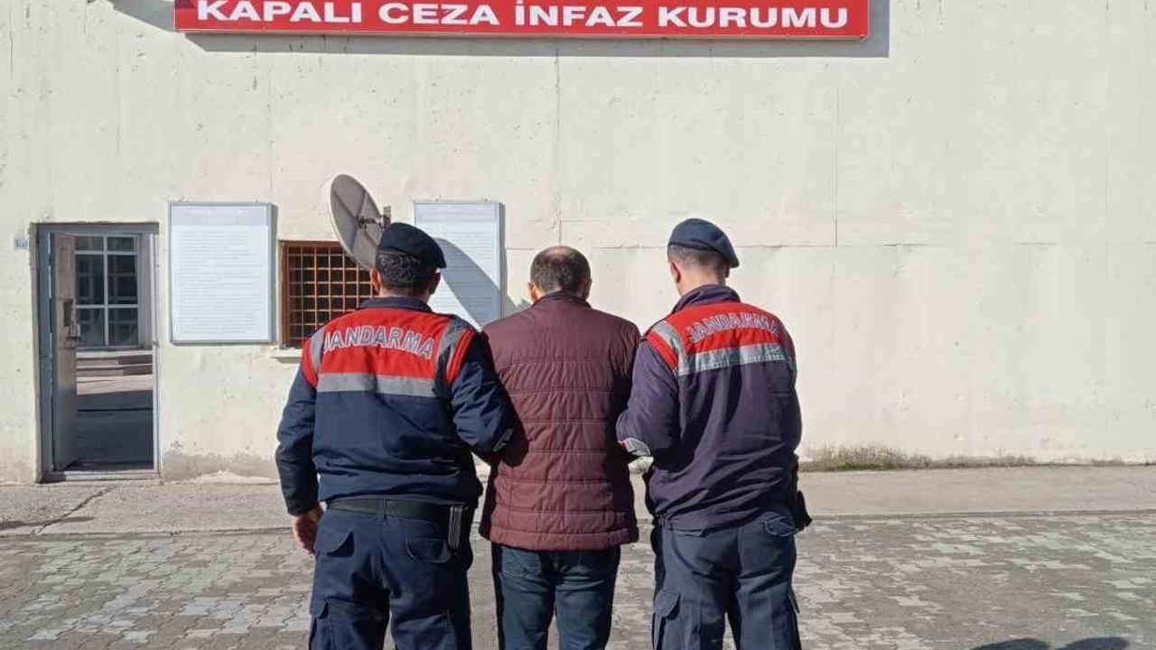 Kocaeli'de 6 yıl 3 ay cezası bulunan FETÖ hükümlüsü jandarmaya yakalandı