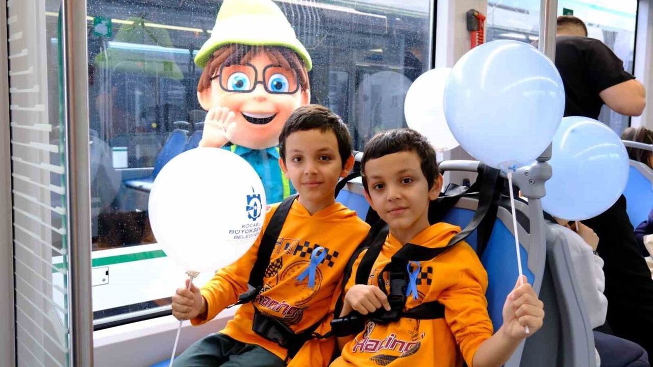 Kocaeli’de Diyabetli Çocuklar İçin Süslenen Tramvayla Sanat ve Farkındalık Etkinliği
