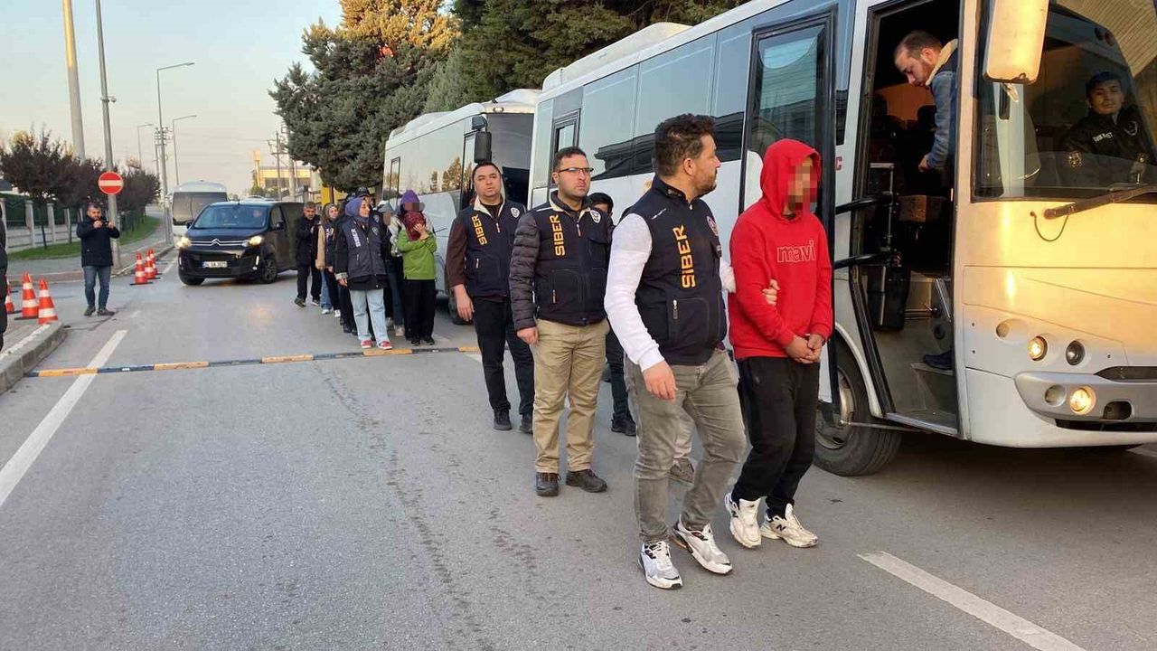 Kocaeli merkezli 'sahte bungalov' çetesine operasyon: Banka hesaplarında 35 milyon TL hareketi