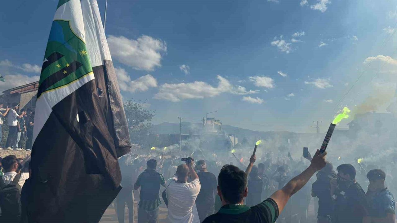Kocaelispor’dan kombine sahiplerine çağrı: Biletinizi kulübe devredin, gelir paylaşımı olsun