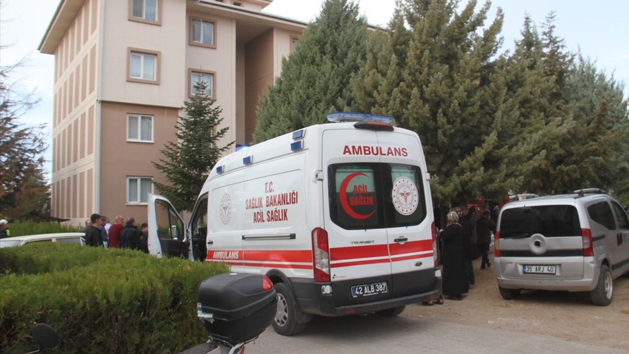 Konya'da 4 Katlı Binada Yangın: Kadın Yaralandı