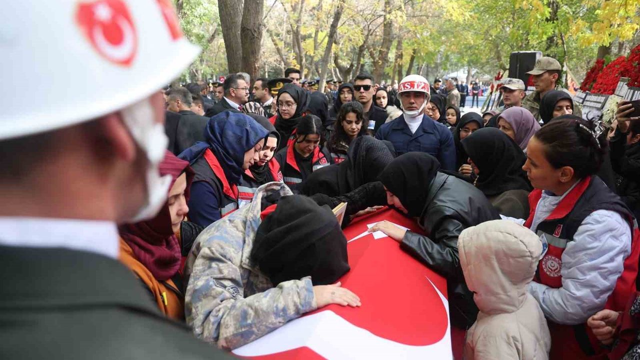 Konya'da şehit Ahmet Yasir Kuyucu son yolculuğuna uğurlandı