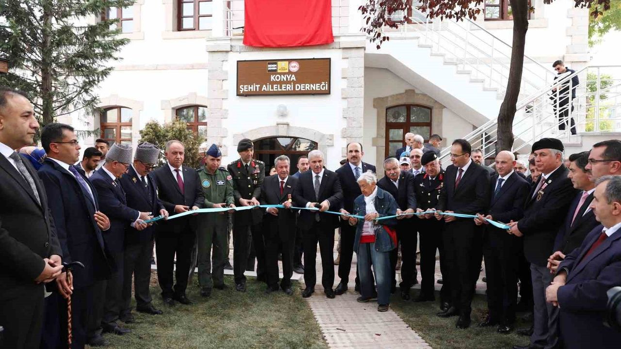 Konya Şehit Aileleri Derneği yenilenen binasının açılışı dualarla gerçekleştirildi