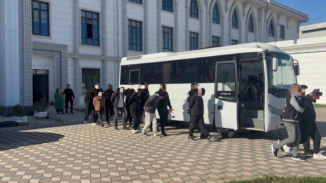 Körfez'de otomobilde bıçaklı saldırı: Zanlı B.E. tutuklandı