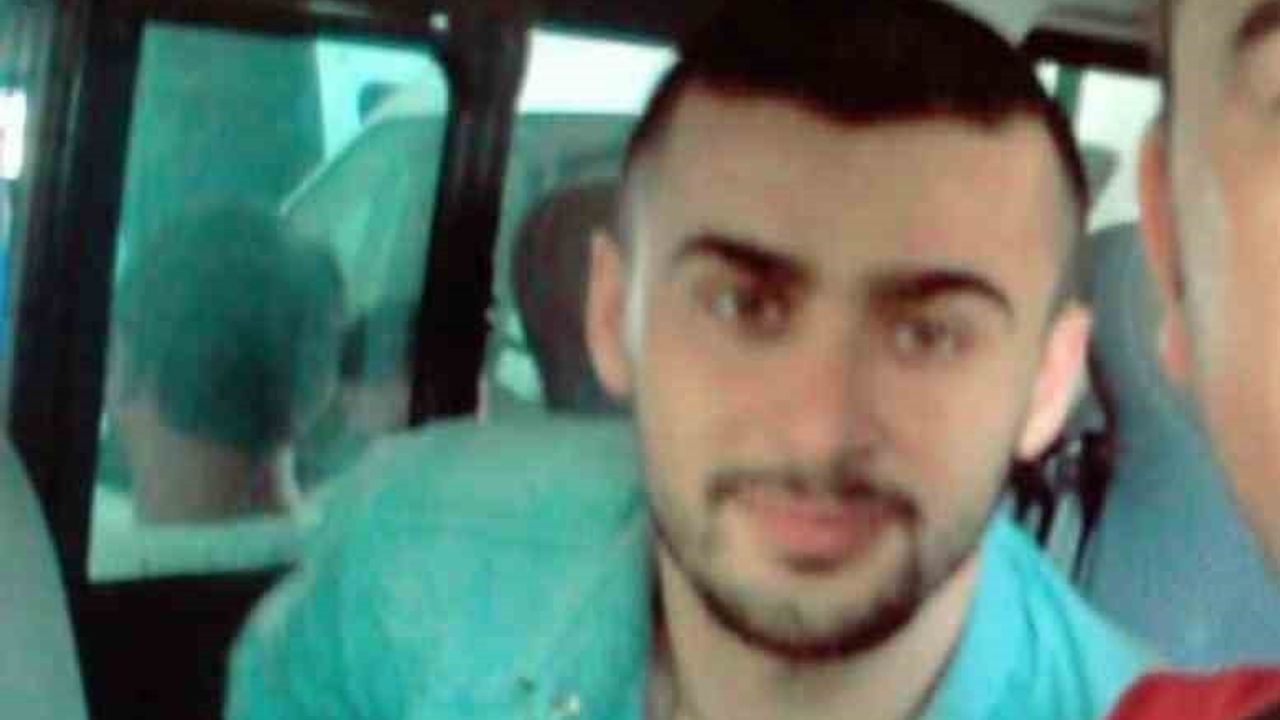 Körfez'de otomobilinde bıçaklanan sürücü hastanede hayatını kaybetti