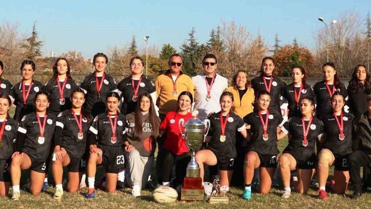 Körfez Gençlerbirliği Kadınlar 15’li Ragbi Ligi’nde Türkiye Şampiyonu
