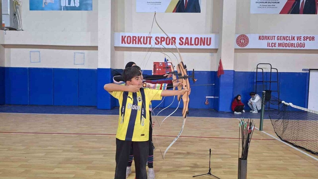 Korkut’ta okçuluk kurslarına gençlerden yoğun ilgi