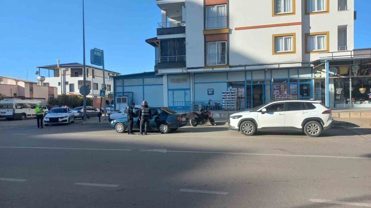 Kozan'da Güvenlik Denetimleri: 3 Kişi Yakalandı