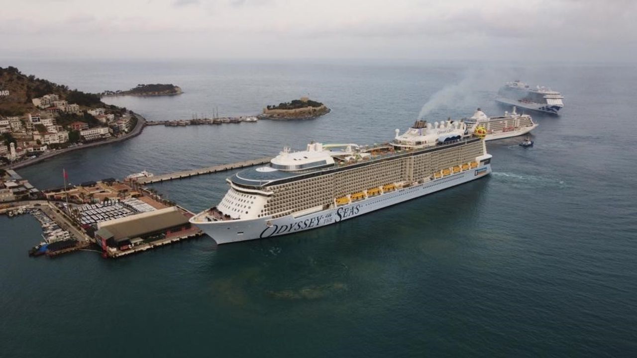 Kruvaziyer yolcu sayısı 10 ayda 2 milyon 21 bin 326'ya ulaştı