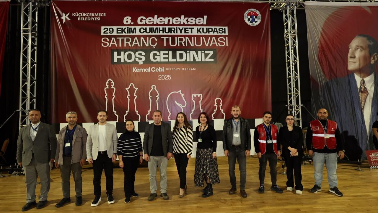 Küçükçekmece'de 29 Ekim Cumhuriyet Kupası Satranç Turnuvası Heyecanı