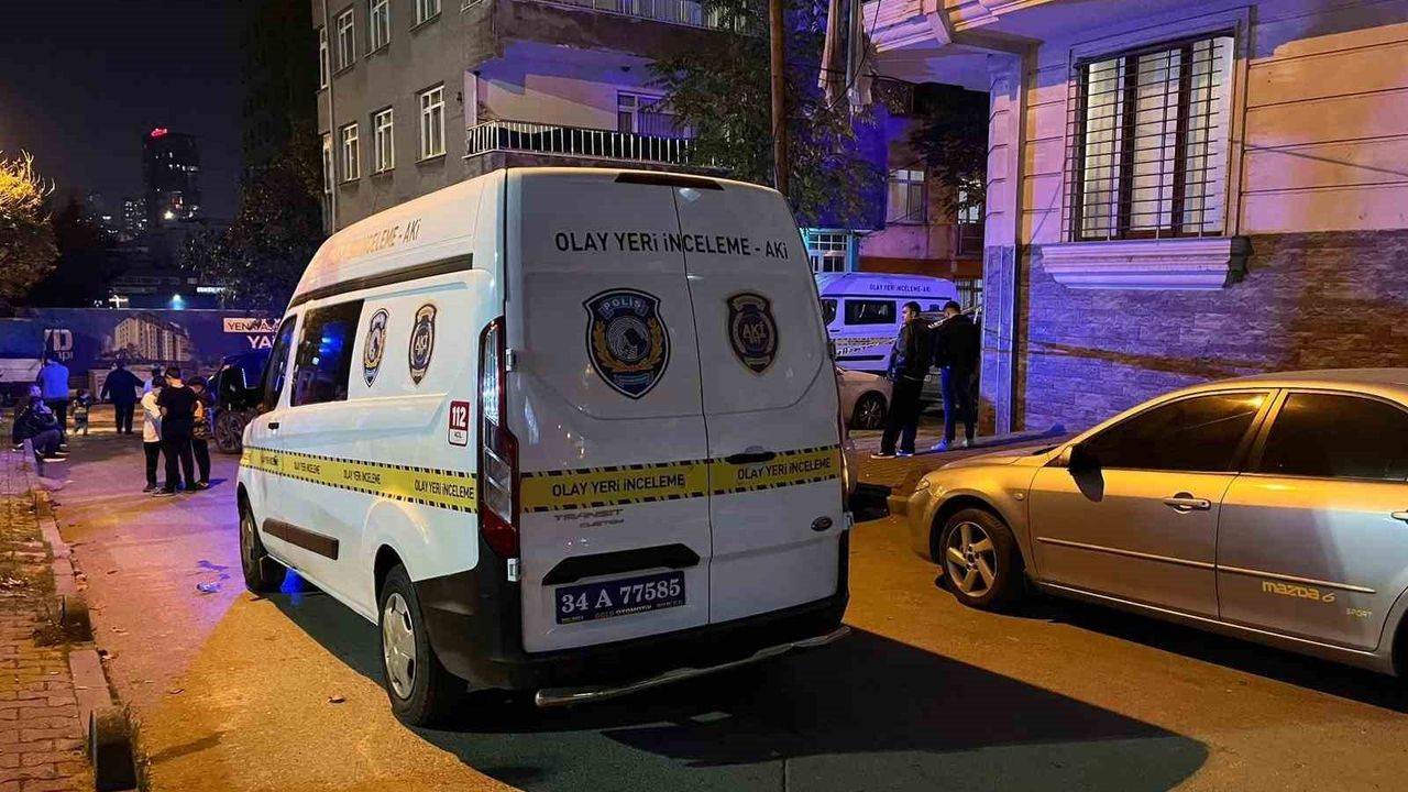 Küçükçekmece'de iş yerinde silahla vurulmuş kişi ölü bulundu