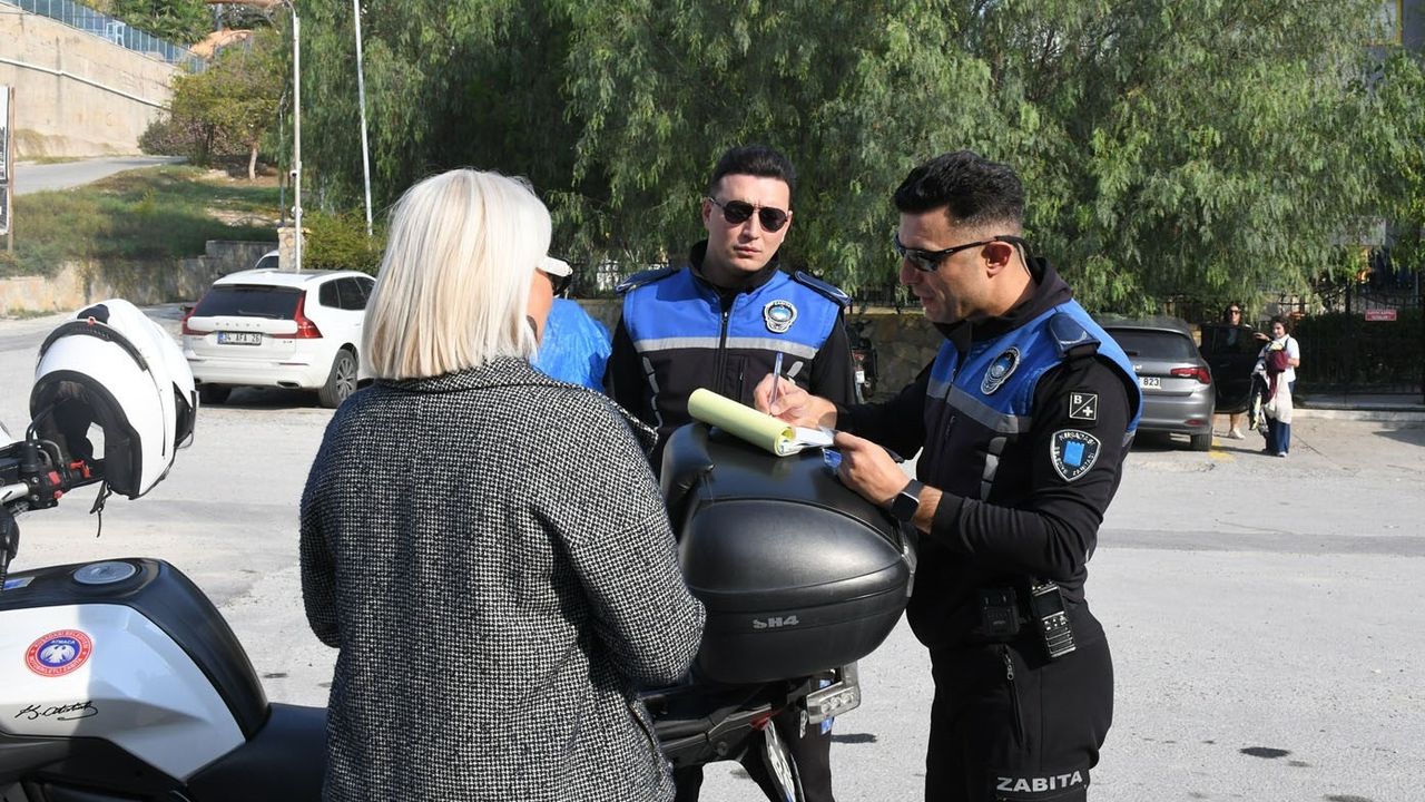 Kuşadası Belediyesi 'Çöp Çıkarma Saatleri' Denetimlerini Sıkılaştırdı