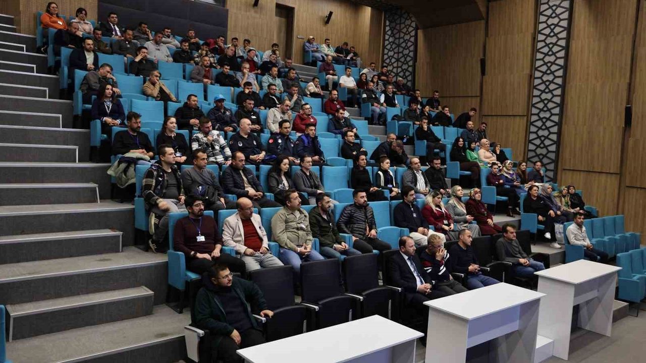 Kütahya Belediyesi'nde 'Etkili İletişim Davranış Biçimleri' Eğitimi
