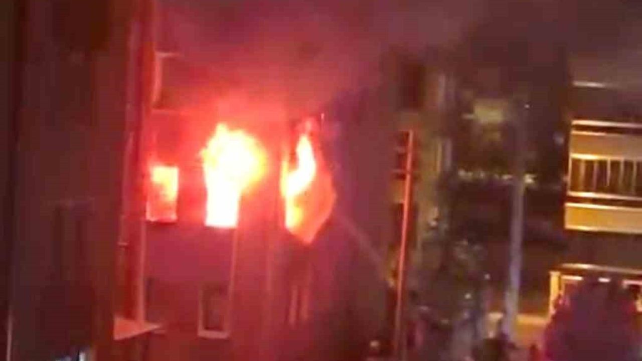 Kütahya'da apartman yangını: 5 kişi kurtarıldı