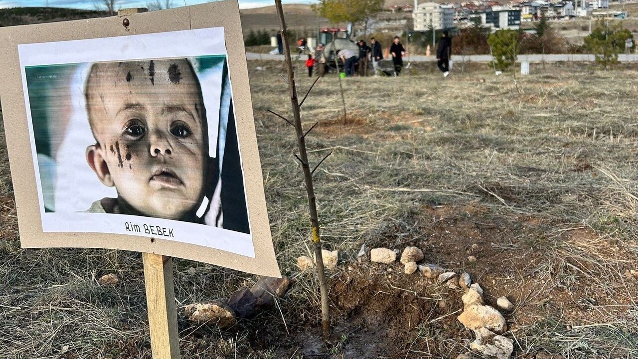 Kütahya'da Bir Fidan Bin Umut ile şehit çocukları anısına fidan dikildi