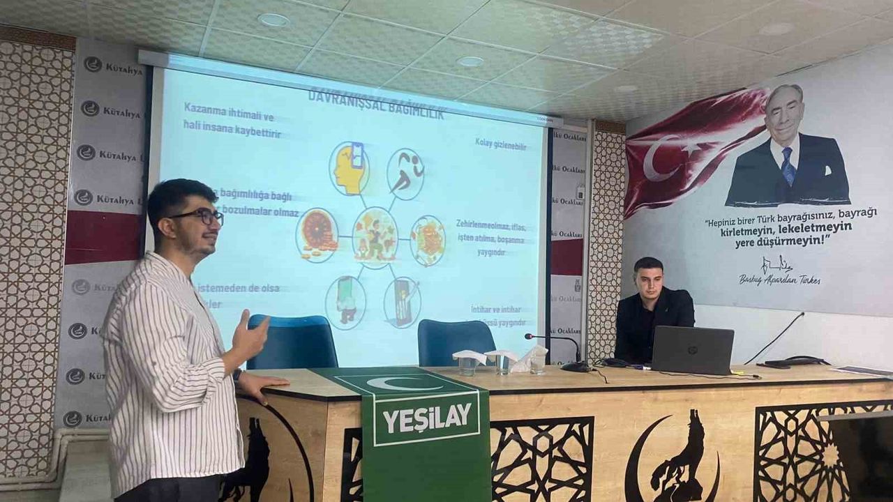 Kütahya'da Madde ve Sanal Kumar Bağımlılığı Konferansı