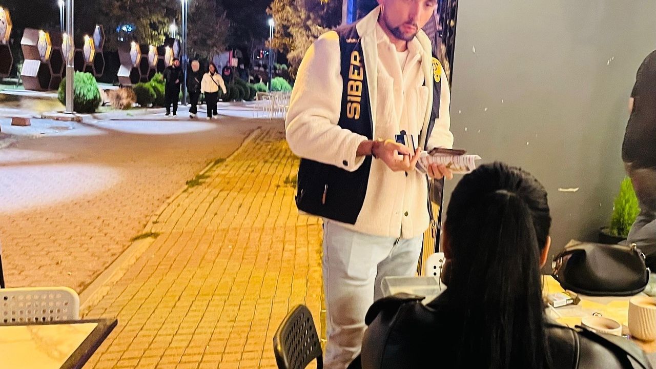 Kütahya'da SİBERAY ekiplerinden siber suçlara karşı bilgilendirme