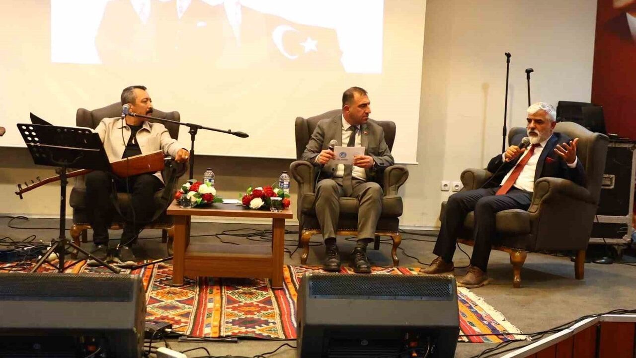 Kütahya’da Ülkü Ocakları’ndan konferans ve konser programı