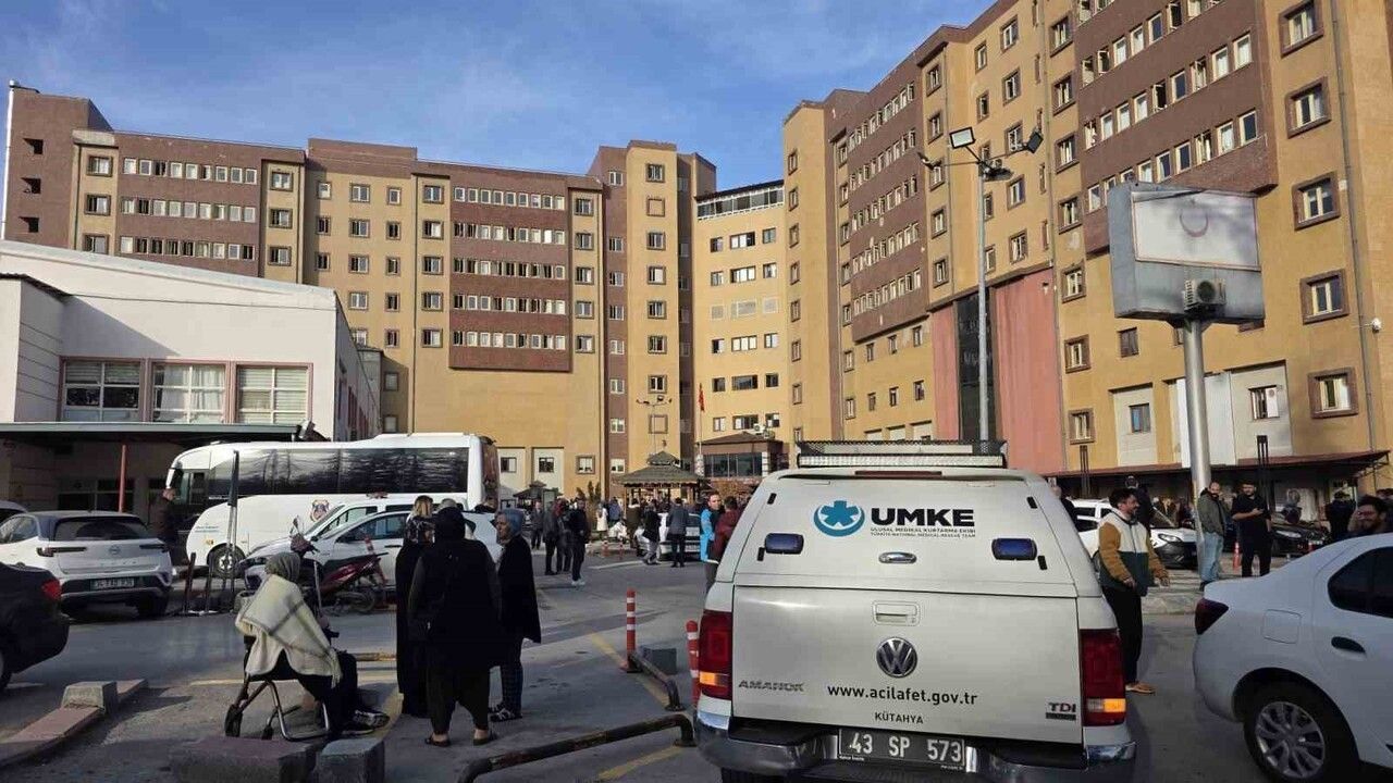 Kütahya Evliya Çelebi Eğitim ve Araştırma Hastanesi'nde 6. katta yangın