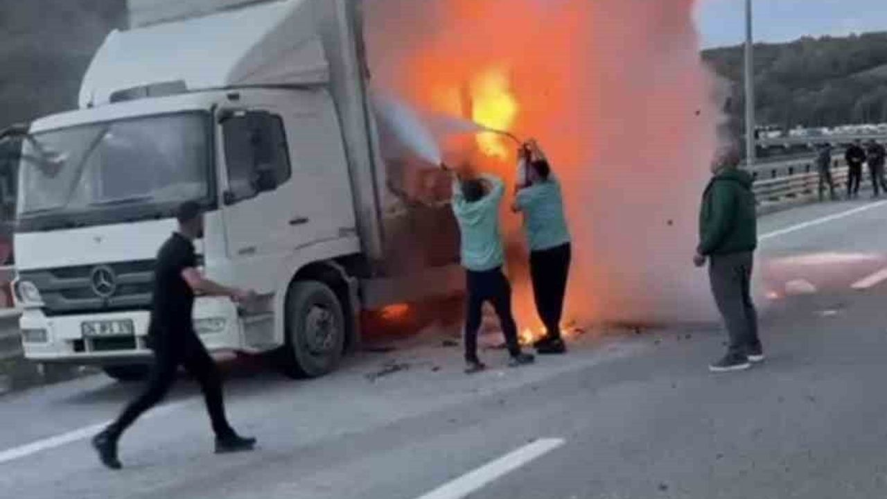 Kuzey Marmara Otoyolu'nda kamyon alev aldı — Beykoz Edirne istikameti