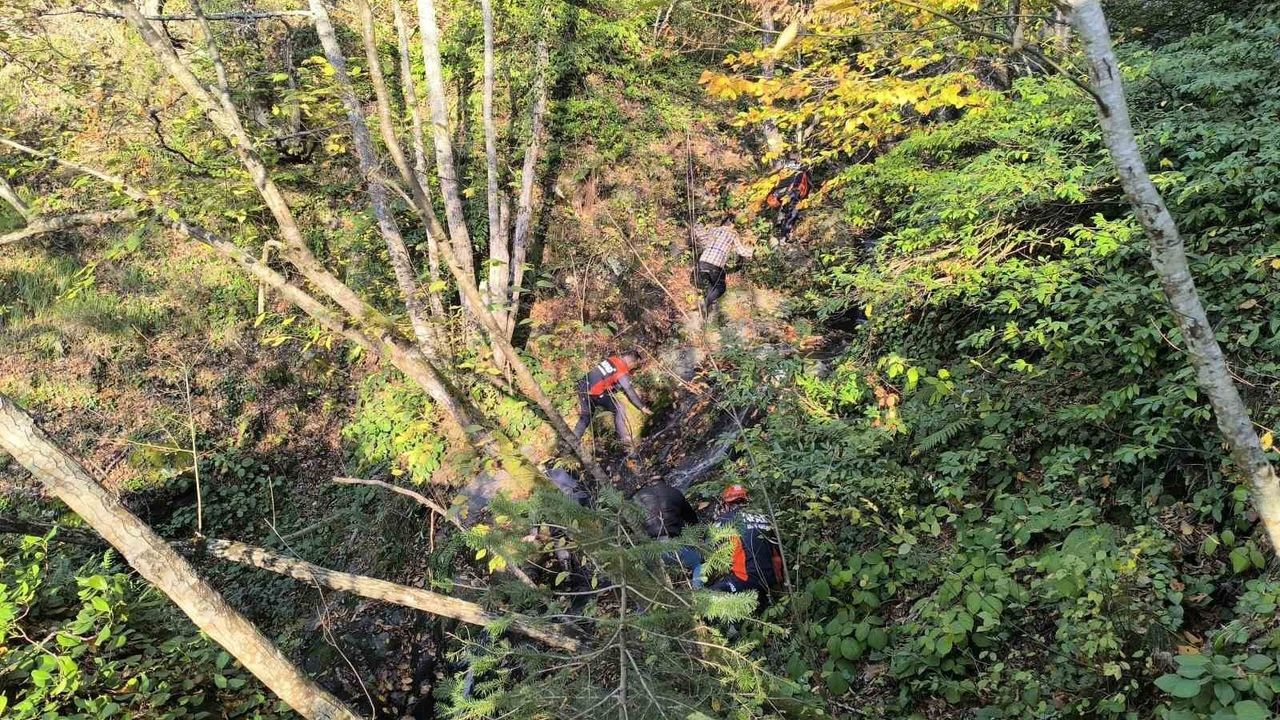 Kuzgunları takip eden vatandaşlar kayıp annenin cesedini buldu