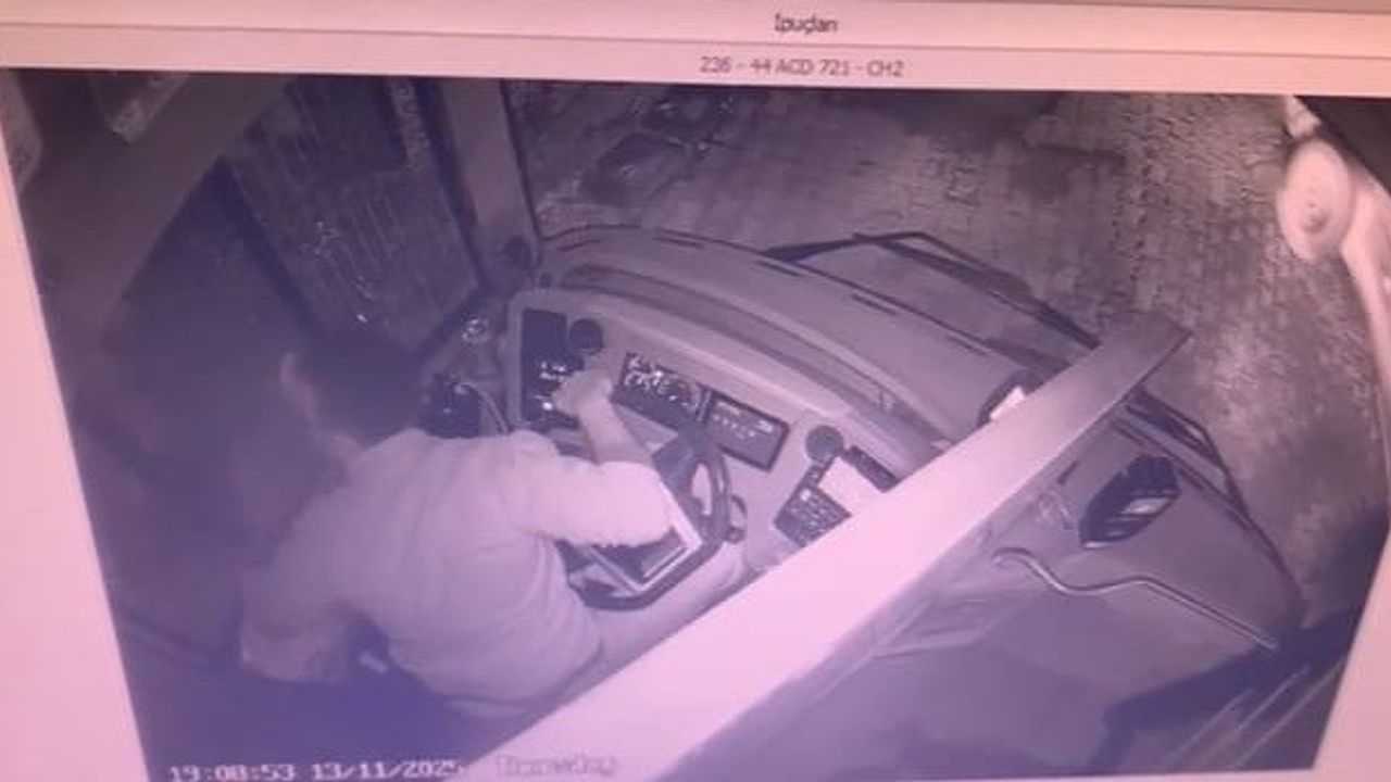 Malatya'da halk otobüsüne silahlı saldırı — Olay kamerada