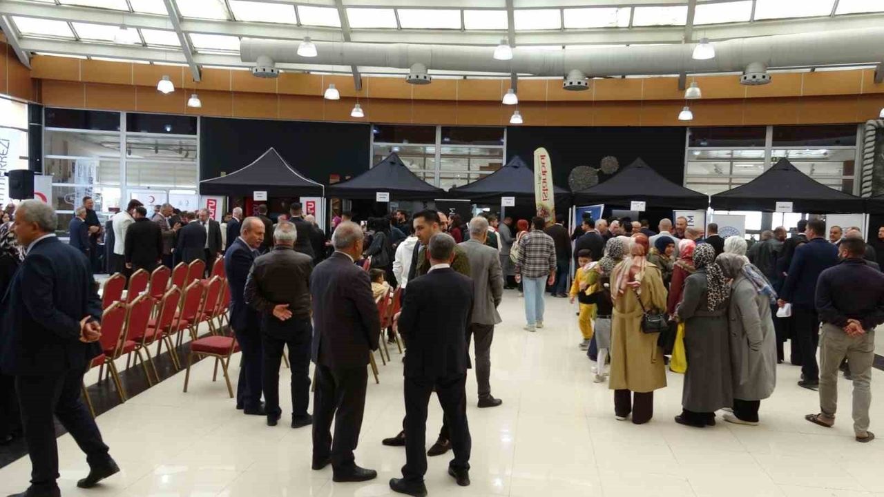 Malatya’da İstihdam Fuarı: İş arayanlar ve işverenler bir arada