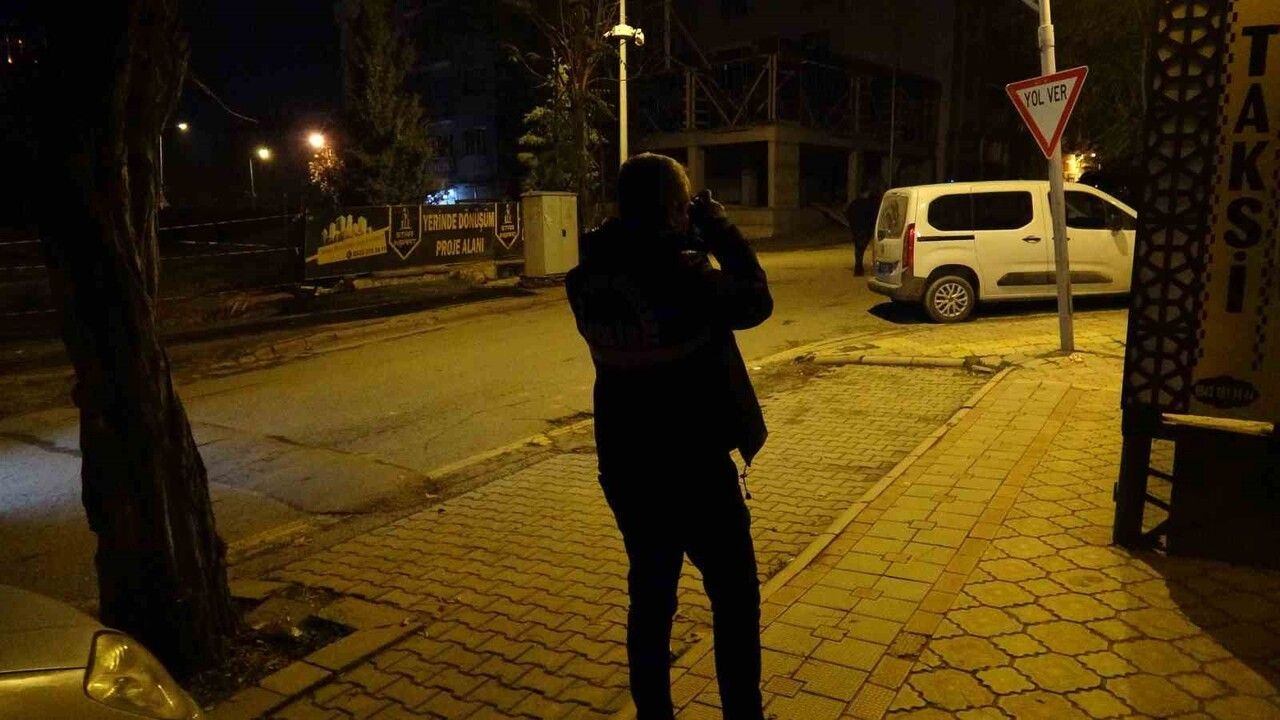 Malatya'da 'kız meselesi' iddiası: 18 yaşındaki genç sopalı ve bıçaklı saldırıda yaralandı