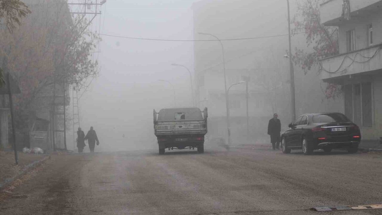 Malazgirt'te sabah sisleri günlük yaşamı aksattı