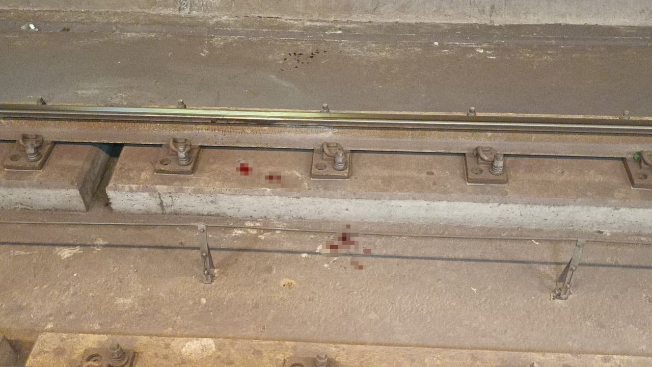 Maltepe Esenkent Metrosunda İntihar Teşebbüsü: Yolcu Raylardan Kurtarıldı