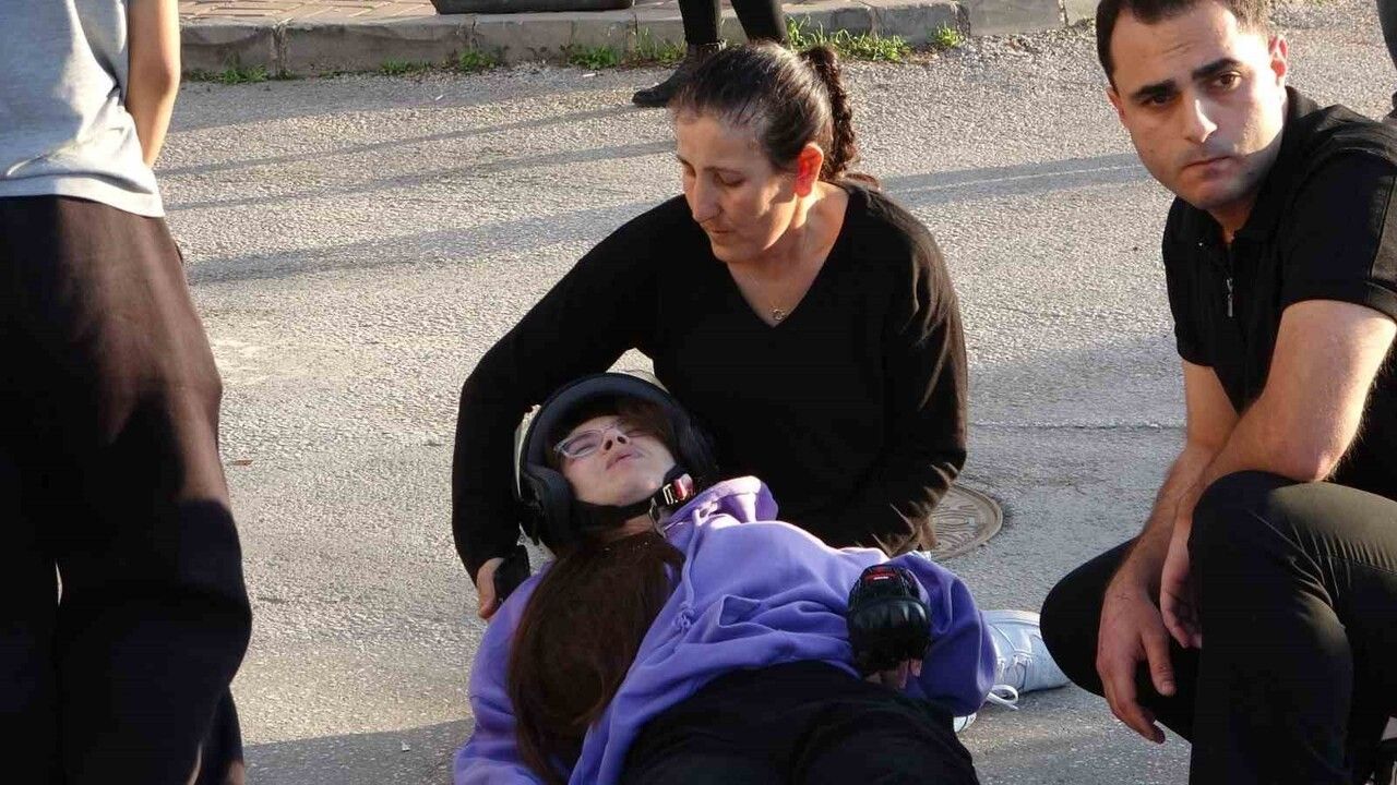 Manavgat'ta otomobille çarpışan motosiklet sürücüsü yaralandı