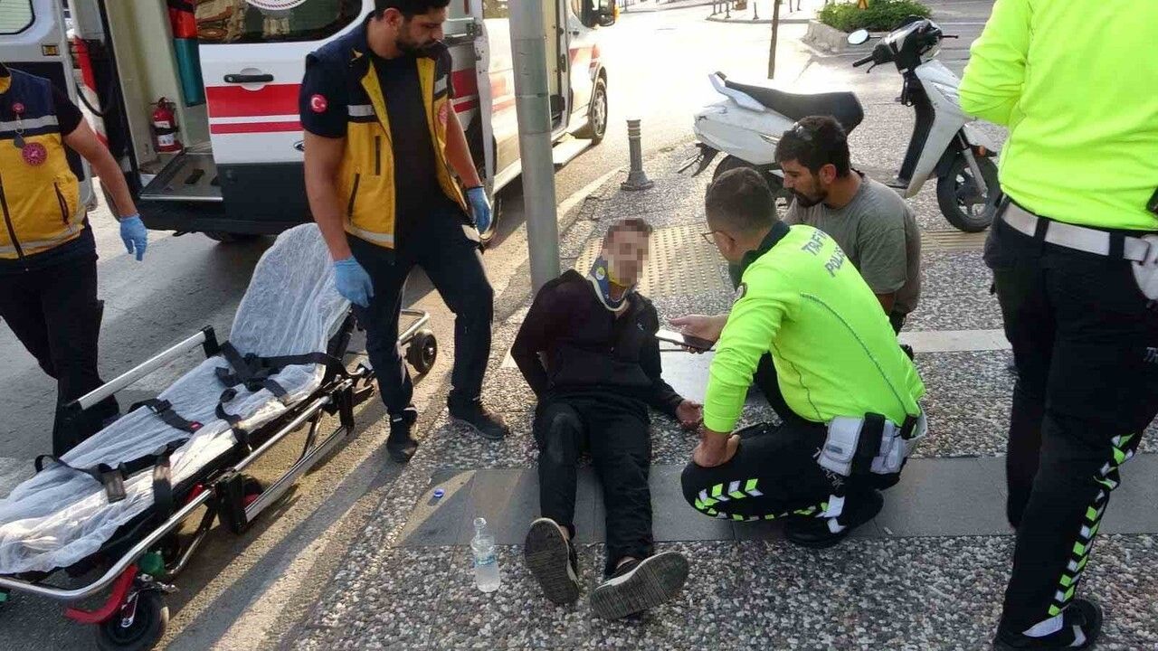 Manavgat'ta Yayayı Kurtarmaya Çalışan Motosiklet Sürücüsü Devrildi: 1 Yaralı