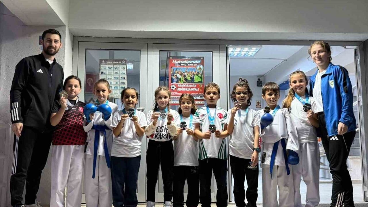 Manisa BBSK 53 madalyayla Türkiye Yıldızlar Ligi’nde öne çıktı